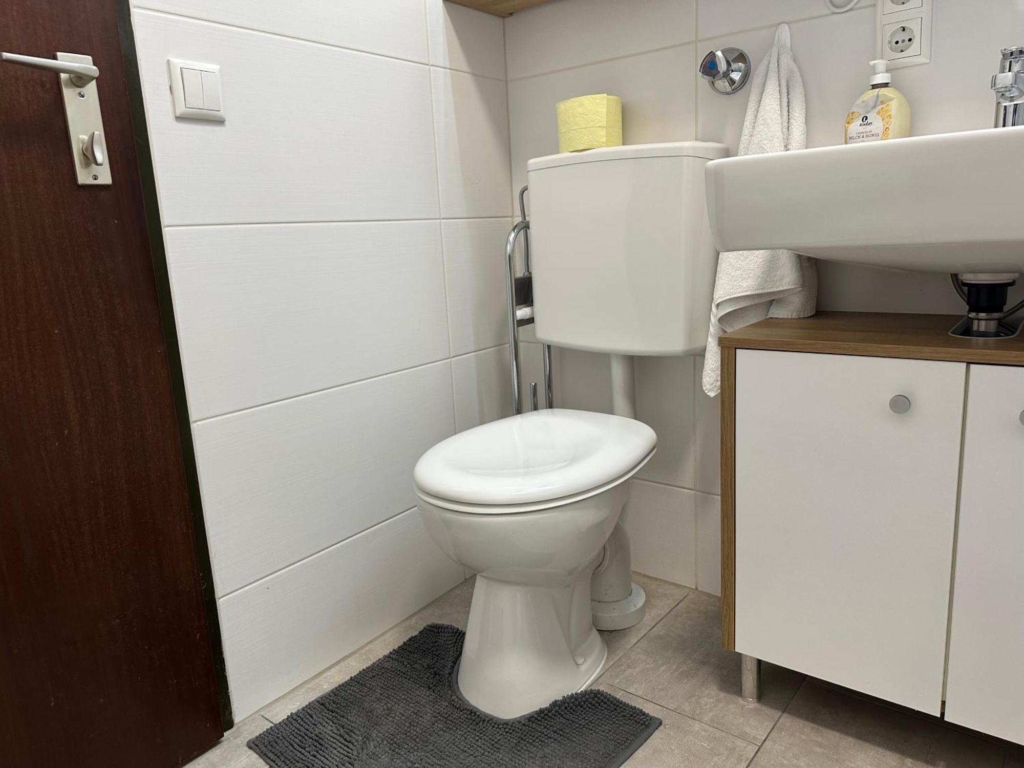 Apartment Near Main Train Station